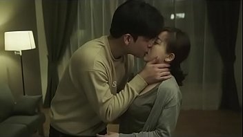 韓国人美乳スレンダー美熟女が濃厚セックスで絡み合うエロ動画