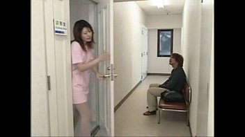 ビッチな美熟女医師と看護師が患者のちんぽを濃厚愛撫し射精させるエロ動画