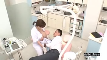 患者に発情されれ絡み合う爆乳歯医者のエロビデオ